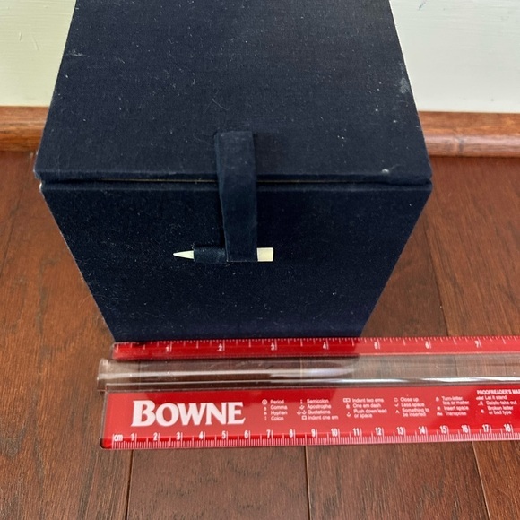 Hard Case Protective 4.75" Square Box Covered In Navy Fabric Gold Interior
Foam - Picture 2 of 8